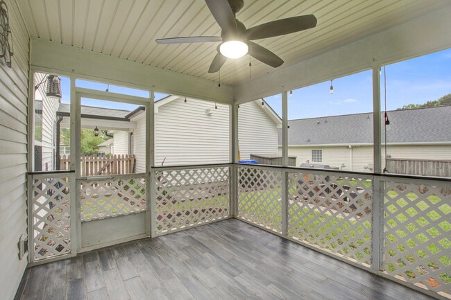 Building Photo - 202 Seneca River Dr