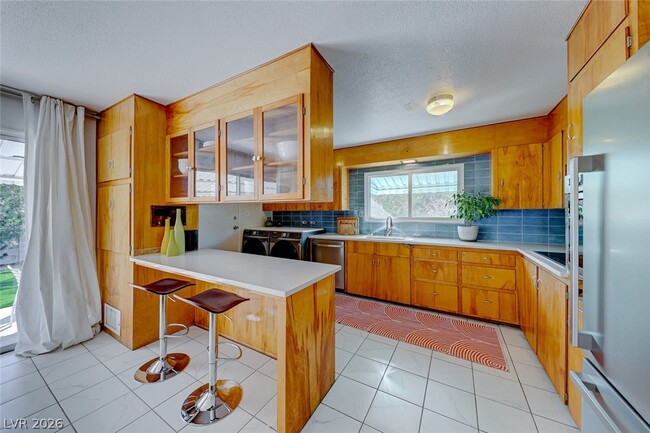 Building Photo - 1245 S 15th St