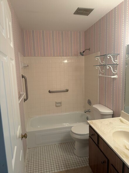 Building Photo - 21 Courthouse Grn