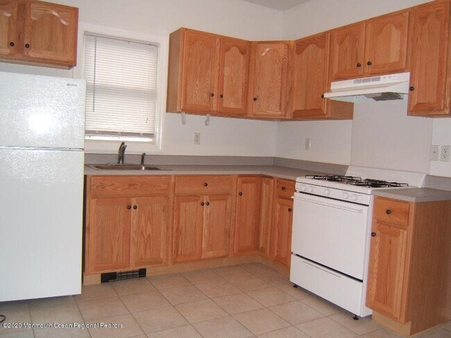 Building Photo - 59 Waterwitch Ave