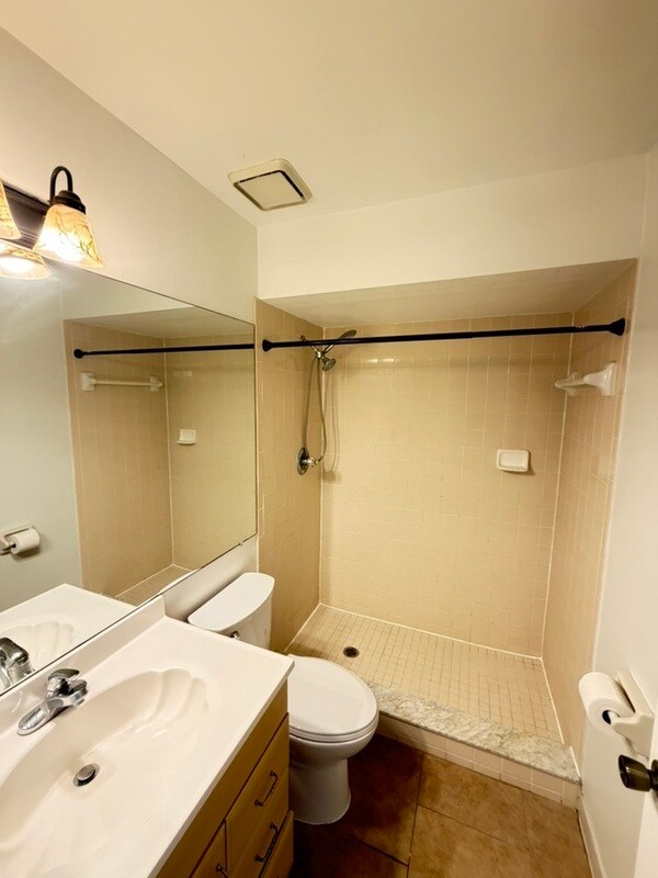 Building Photo - 111 Hidden Arbor Ct