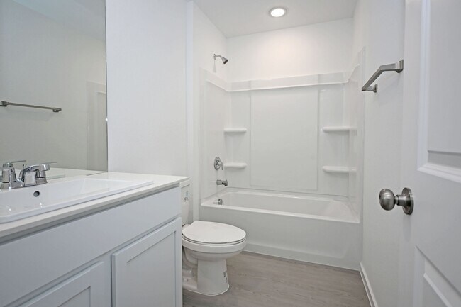 Building Photo - 462 River Run Wy