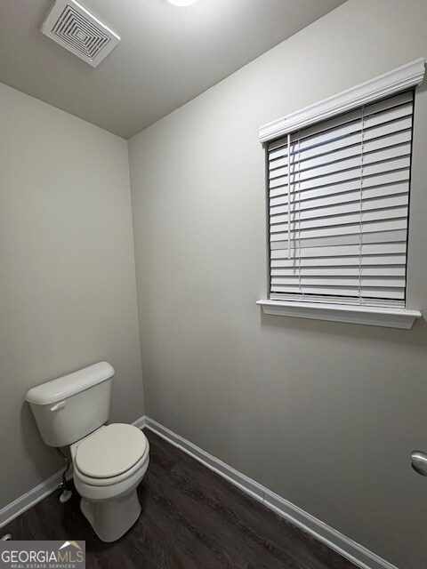 Building Photo - 314 Nutwood Trce