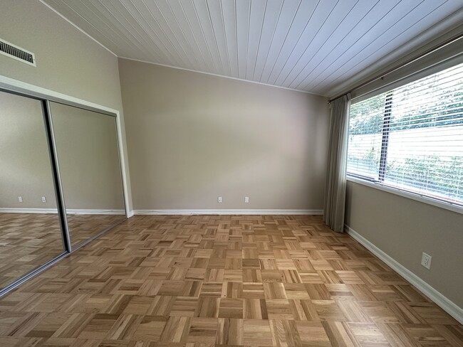 Building Photo - 1316 Granvia Altamira