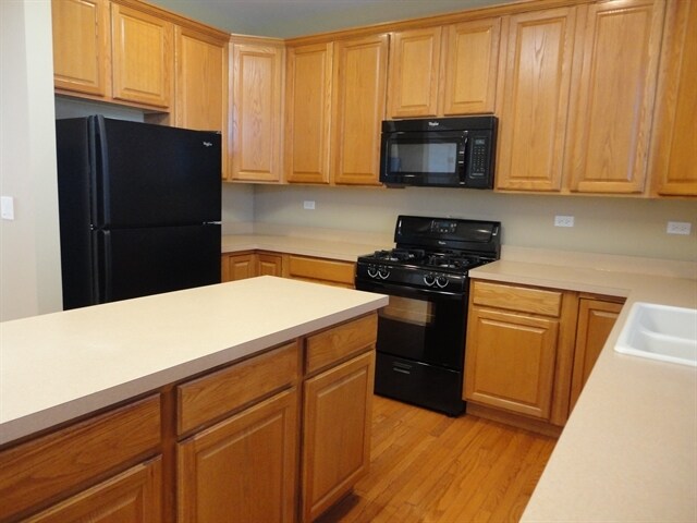 Building Photo - 16438 Fairfield Dr