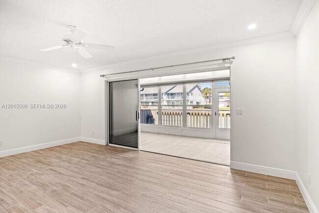 Building Photo - 4949 N Hwy A1A