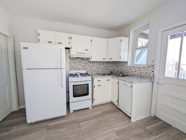 Building Photo - 6547 Marmaduke Ave