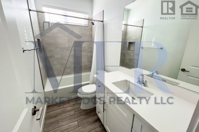 Building Photo - 3Bed/2Bath House in North Scottsdale! $399...