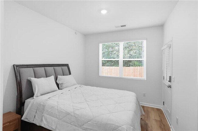 Building Photo - 1312 Lakota