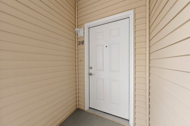 Building Photo - Great 1 Bedroom Unit at the Oaks!