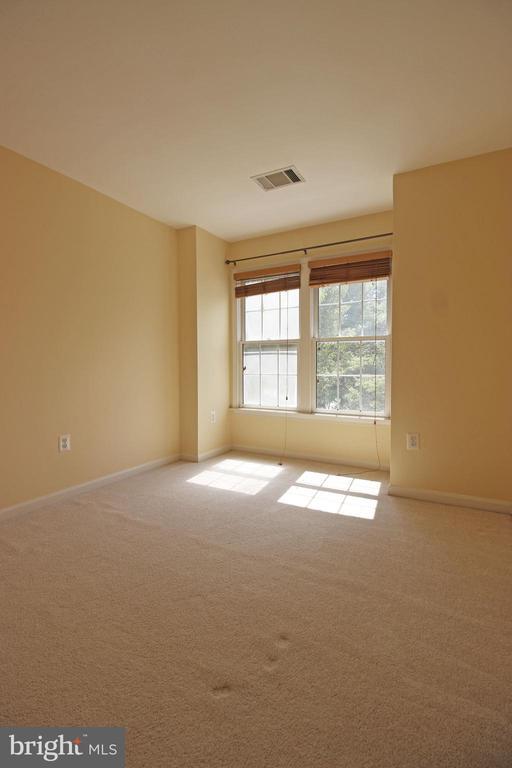 Building Photo - 11799 Valley Ridge Cir