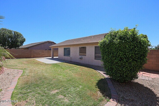 Building Photo - 15230 W Crocus Dr