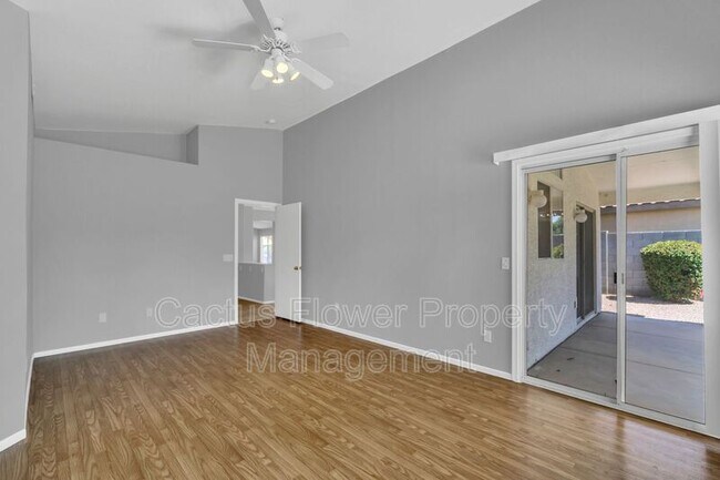 Building Photo - 2401 E Derringer Way