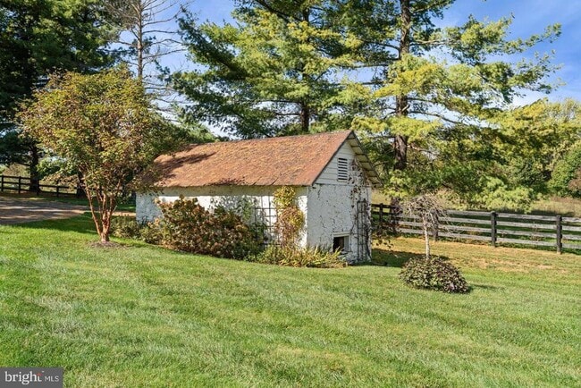 Building Photo - 19937 Evergreen Mills Rd