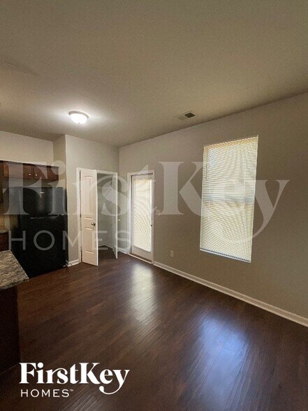 Building Photo - 148 Daisy Cir