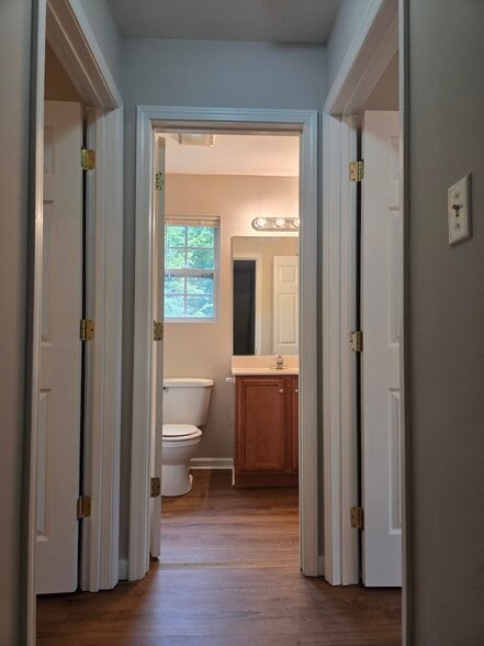 Building Photo - 3929 Acorn Dr