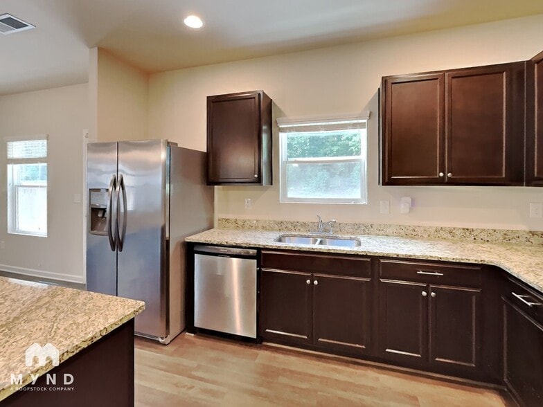 Building Photo - 5057 Rapahoe Trail