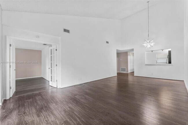 Building Photo - 8790 Holly Ct