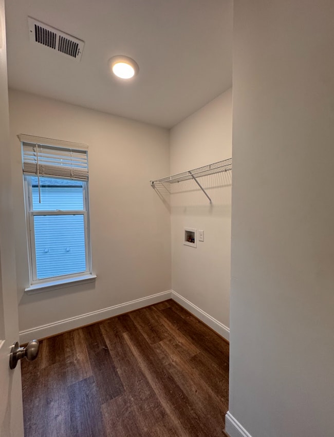 Building Photo - 4 BEDROOMS. 3 BATHS. TRAVELERS REST.