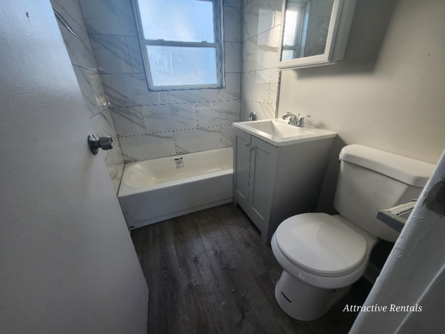 Building Photo - 2109 W 119th St