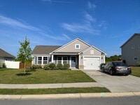 Building Photo - Lovely Three Bedroom Home in Camden and Minutes Away from I-20