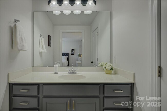 Building Photo - 9810 Daufuskie Dr