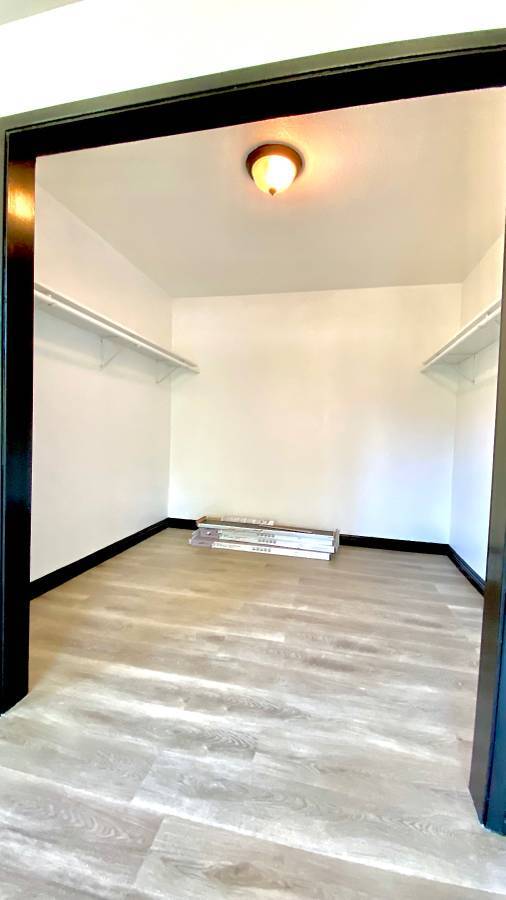 Building Photo - 10522 Brier Ln