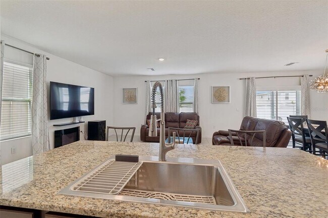 Building Photo - 17053 Oval Rum Dr