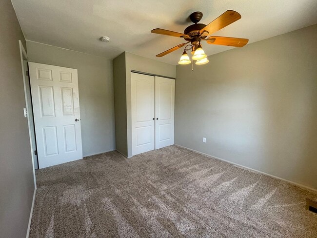 Building Photo - $0 DEPOSIT OPTION. 4BED/2.5BATH IN AURORA'S KINGSBOROUGH NEIGHBORHOOD