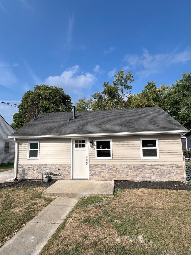 Building Photo - 425 Sheldon St