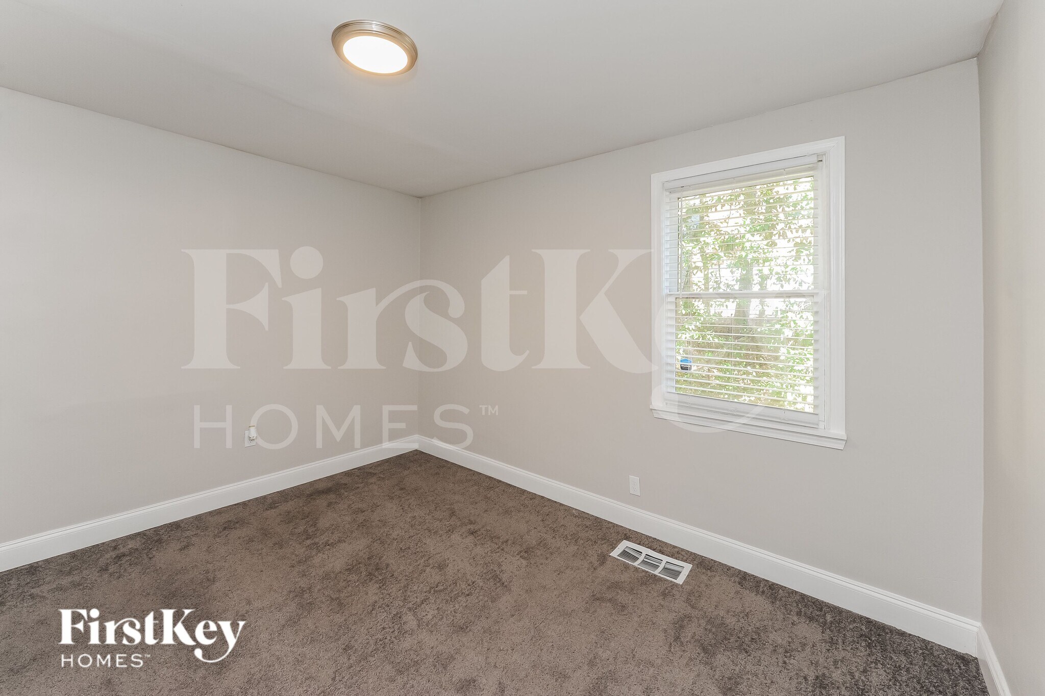 Building Photo - 1954 Wildwood Dr