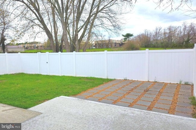 Building Photo - 30 Moriarty St