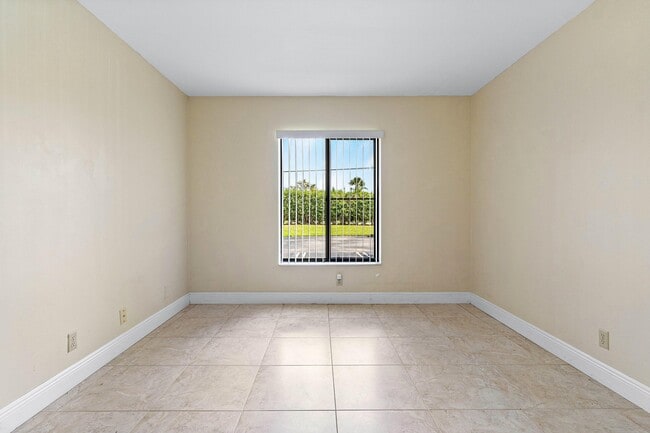 Building Photo - 826 Sky Pine Way