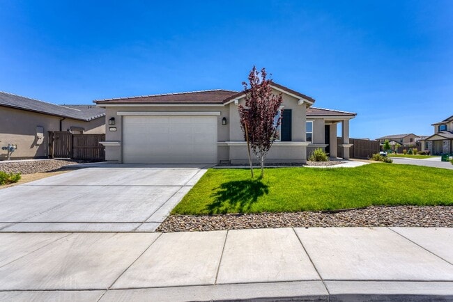 Building Photo - FULLY FURNISHED SPANISH SPRINGS HOME WITH HOT TUB & UTILITIES INCLUDED