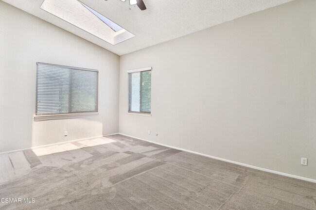 Building Photo - 3162 Darby St