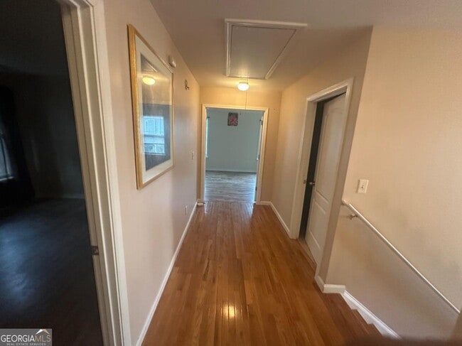 Building Photo - 61 Longwood Ct