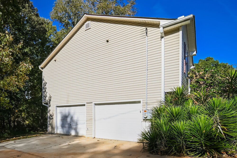 Building Photo - 40 Hunters Ridge Ct