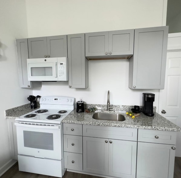 Building Photo - 2515 Erato St