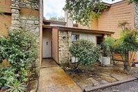 Building Photo - 41 Cypress Fairway Village