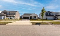 Building Photo - 3 Bed/2 Bath Home with Garage / Pet-Friendly / Vouchers Accepted / Available Now!