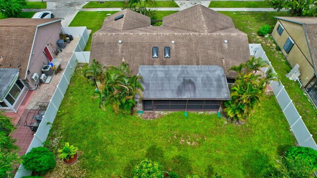Building Photo - 9311 Longmeadow Cir