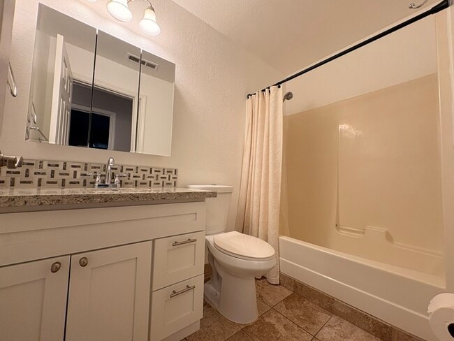 Building Photo - Beautifully Updated 3/2! Backyard, 2 Car Garage! Modern and Clean!