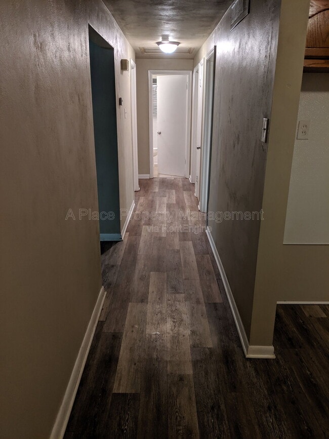 Building Photo - 9215 Outerbelt Ct