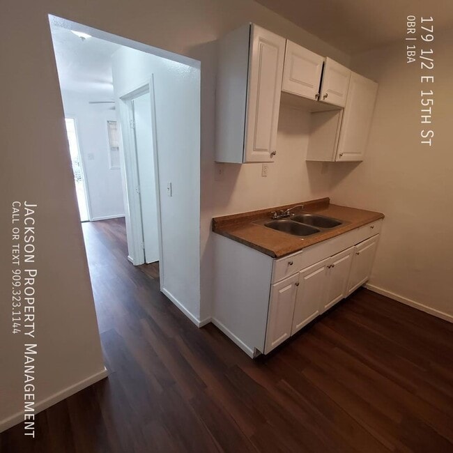 Building Photo - 179 1/2 E 15th St-