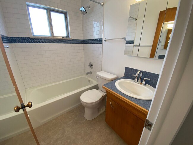 Building Photo - Charming 2 bedroom home in Ruby Hill neighborhood of Denver