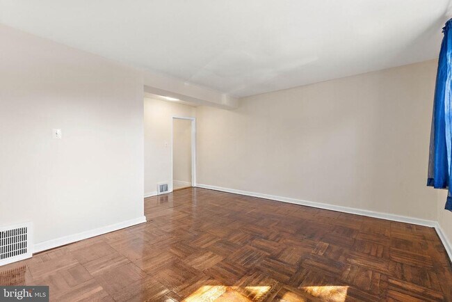 Building Photo - 3109 W 2nd St