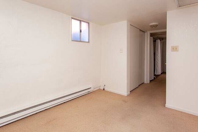 Building Photo - 359 W 11th St