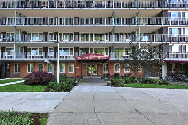 Primary Photo - 100 York St