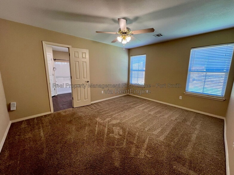 Building Photo - 507 Ridge Point Dr