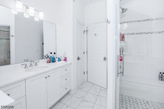 Building Photo - 29 Euclid Ave